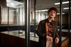 Drzwi szklane przesuwne: Optymalizacja małych przestrzeni z elegancją i stylem